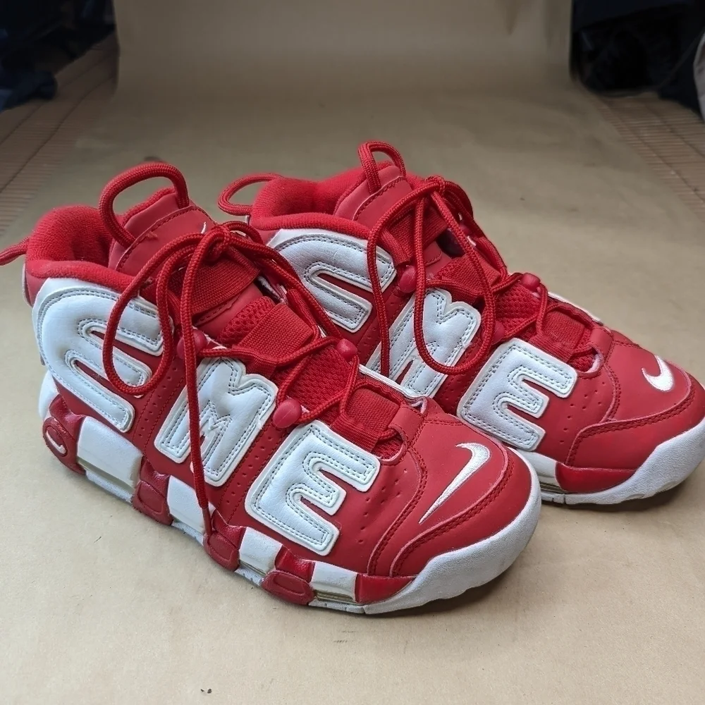 Nike Air Uptempo Supreme Red Suptemp men's Size 7 athletic shoes . Great condit